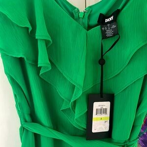 DKNY Green flutter sleeve dress. Size 4. new with tags